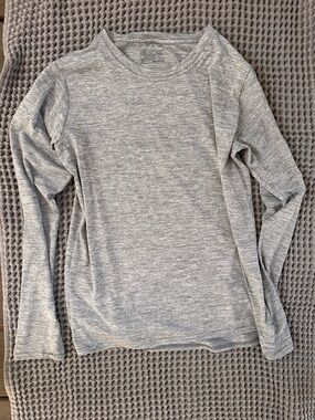 Patagonia Heathered Gray Crewneck Long Sleeve Tee